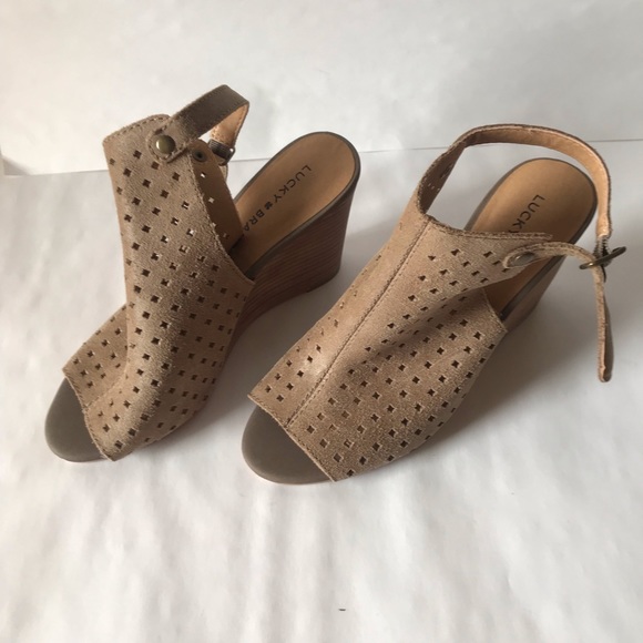 Lucky Brand Shoes - Lucky Brand size 8 Wedges ❤️